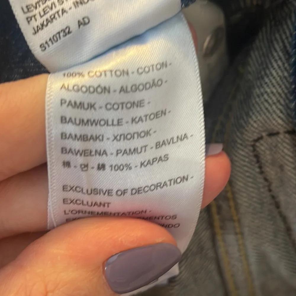 Levis - Picture 11 of 11